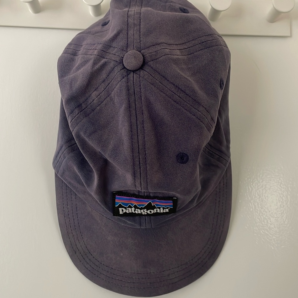 Distressed Patagonia P6 trad label 5 panel hat